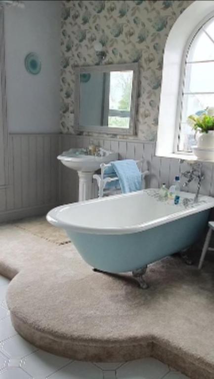 Ballyginniff Farm House room 1